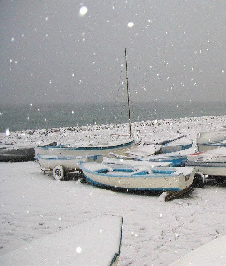 snowing boats